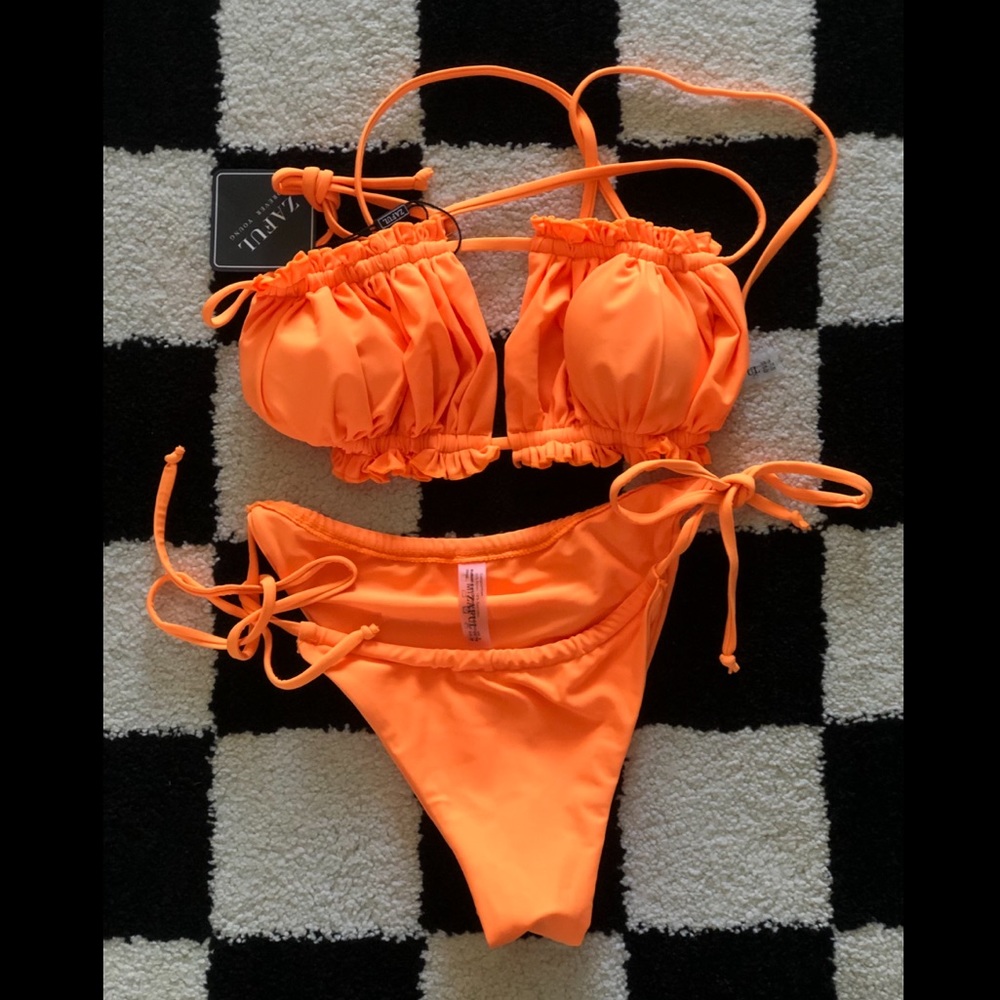 Strapless bikini